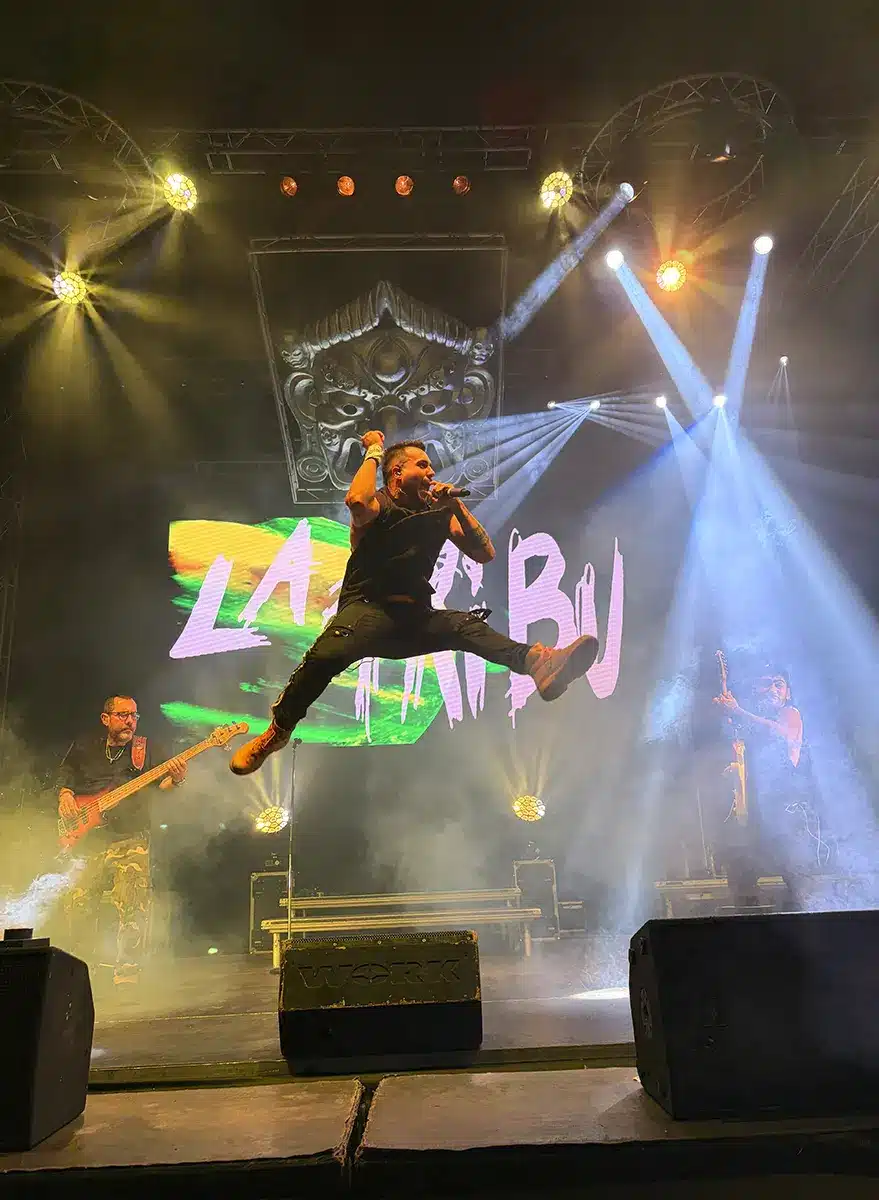 La Tribu